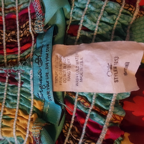 Southwestern print shorts like new - Picture 2 of 2